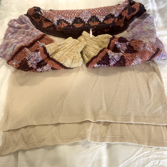 Free People Sweaters - Free people Boho knit seater soft and great with jeans